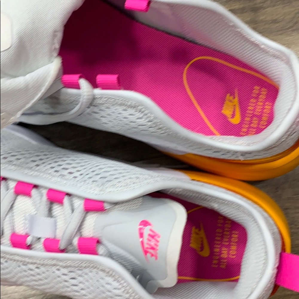 NIKE WMNS AIR MAX MOTION 2 pure platinum/laser - Picture 16 of 16